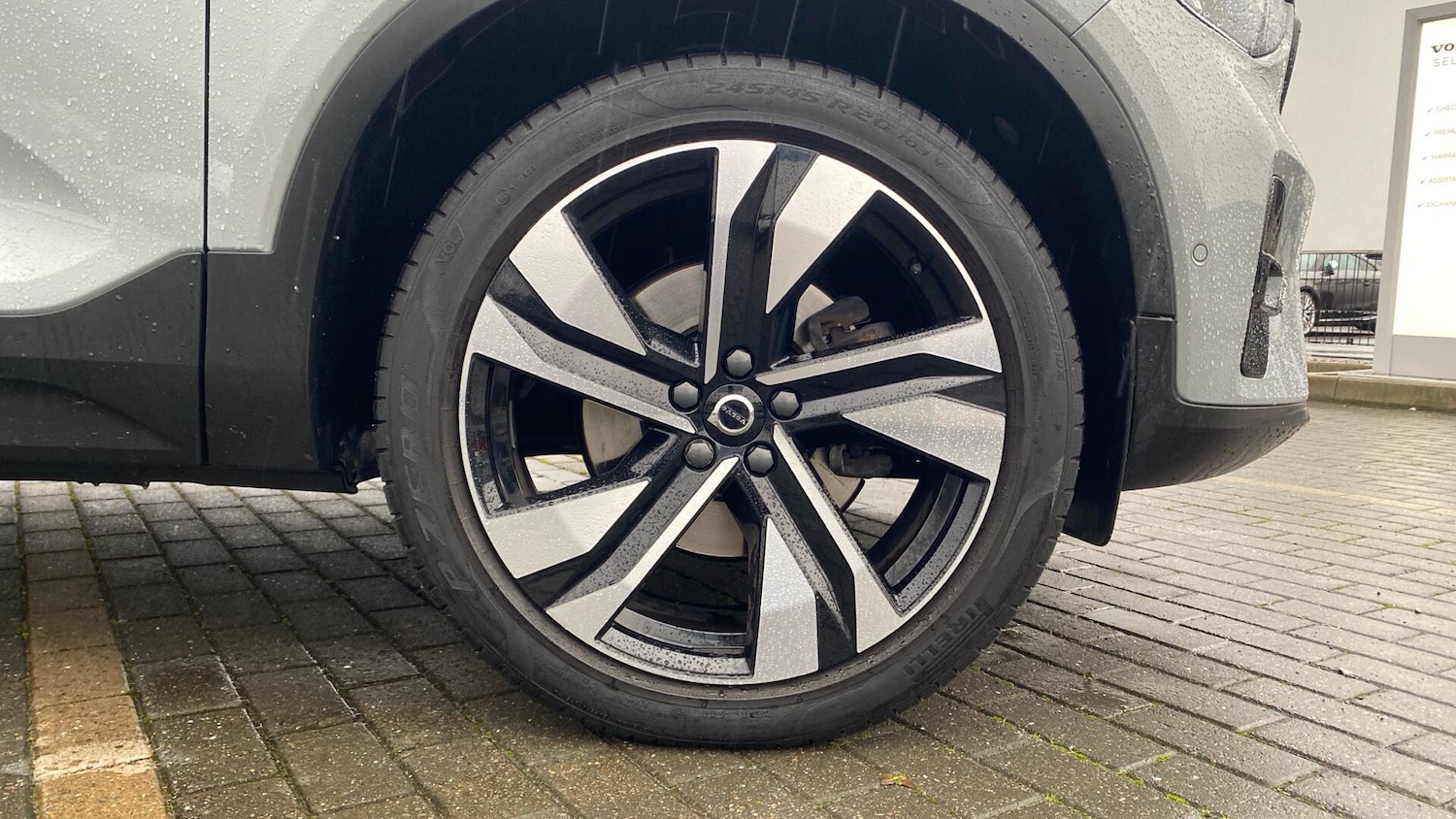 Used Volvo XC40 2024 for sale - 76855861: Photo 27