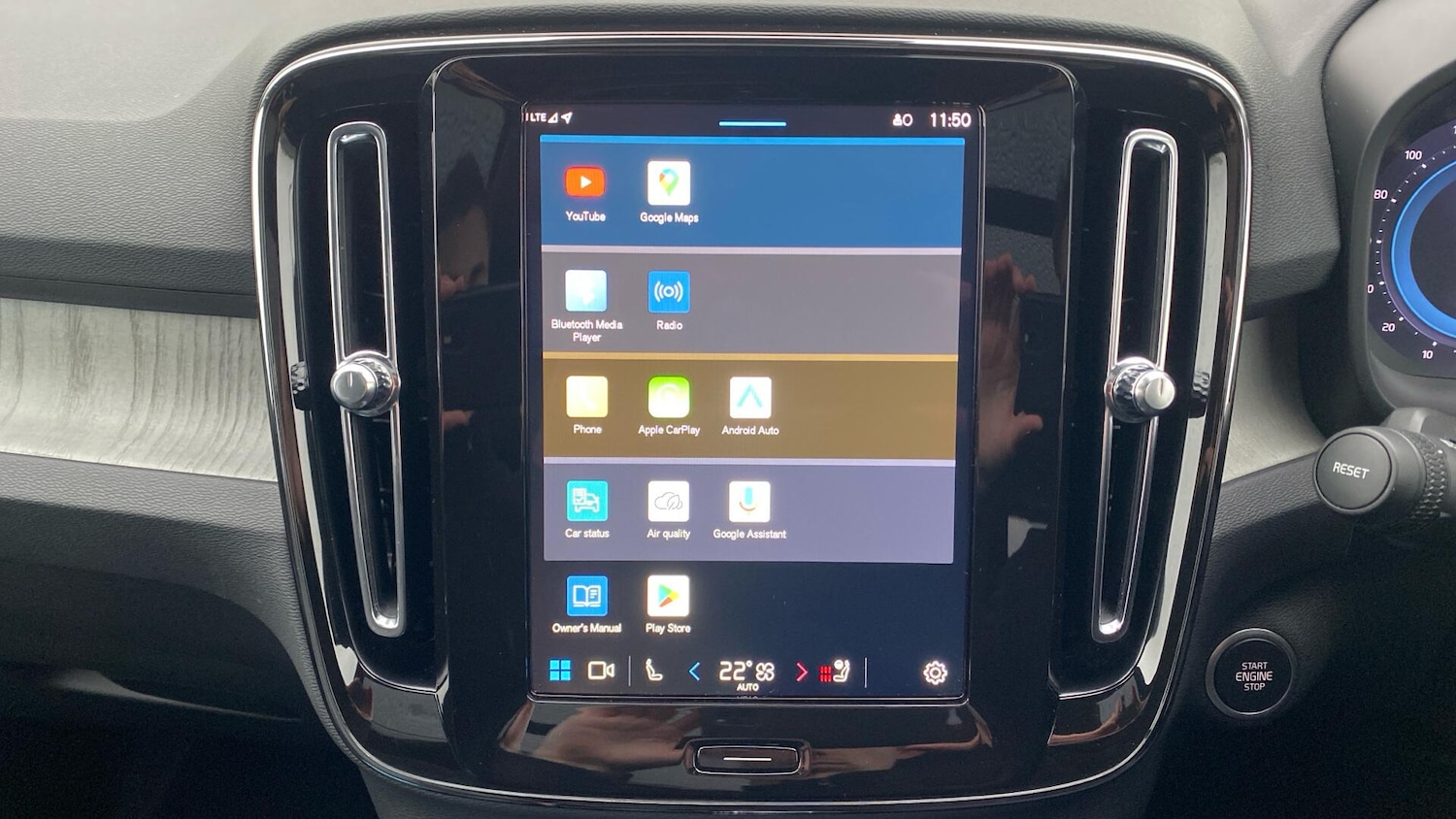 Used Volvo XC40 2024 for sale - 76855861: Photo 31