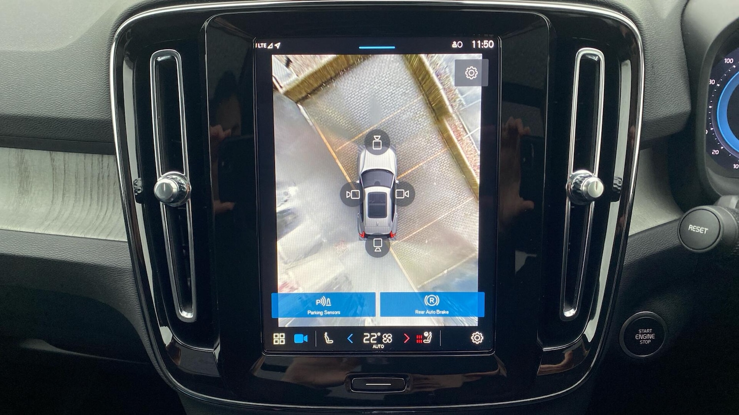 Used Volvo XC40 2024 for sale - 76855861: Photo 33