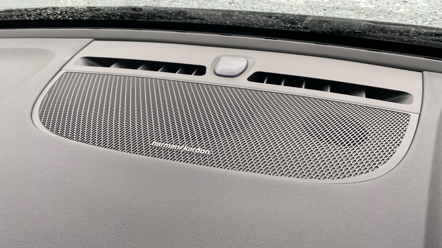 Used Volvo XC40 2024 for sale - 76855861: Photo 39