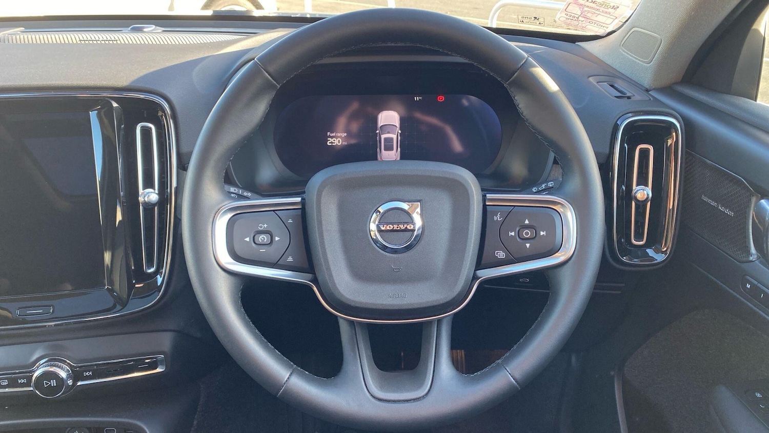 Used Volvo XC40 2025 for sale - 76657058: Photo 11