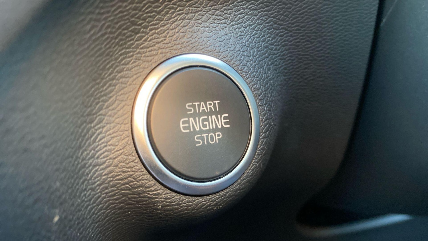 Used Volvo XC40 2025 for sale - 76657058: Photo 28