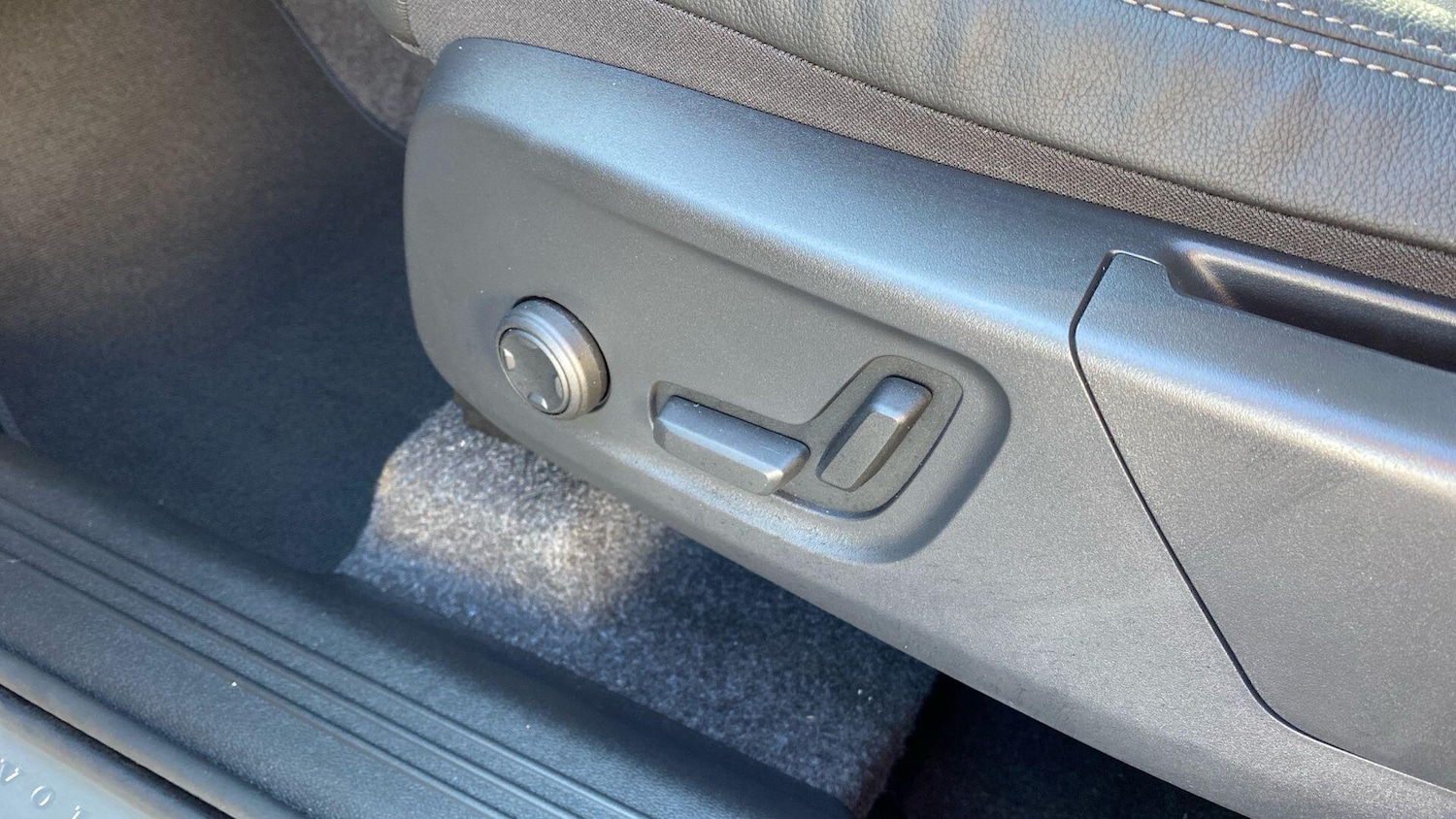 Used Volvo XC40 2025 for sale - 76657058: Photo 41