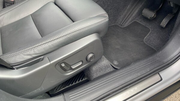 Used Volvo XC40 2024 for sale - 75269489: Photo 28