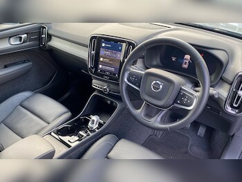 Used Volvo XC40 2025 for sale - 75991188: Photo