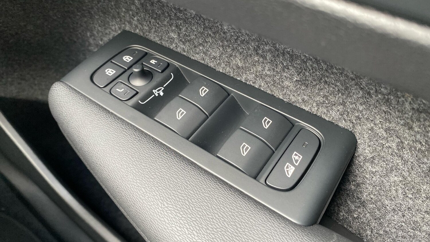 Used Volvo XC40 2026 for sale - 77898505: Photo 19