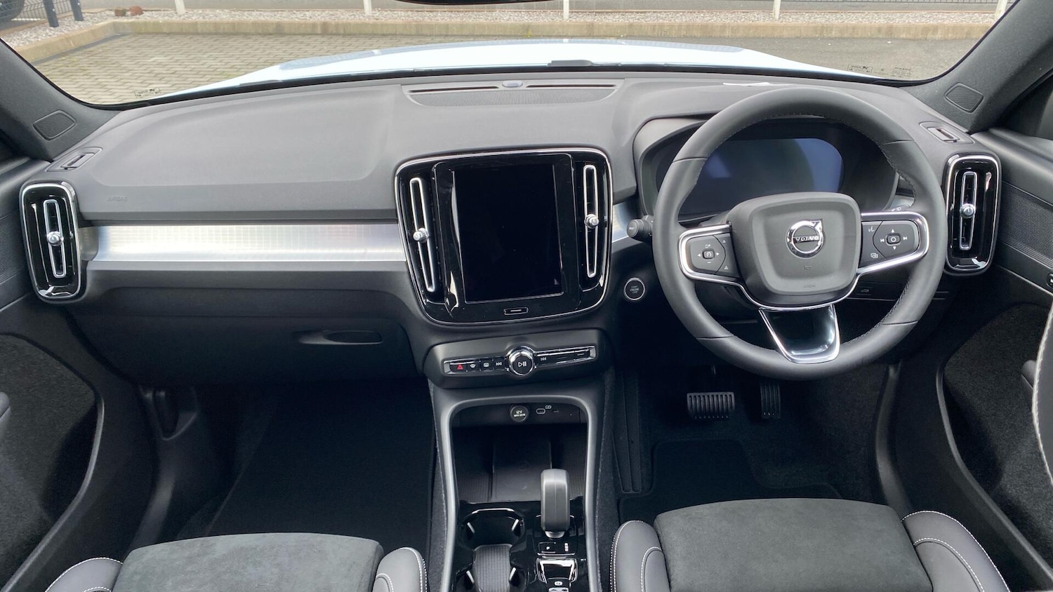 Used Volvo XC40 2026 for sale - 77898505: Photo 5