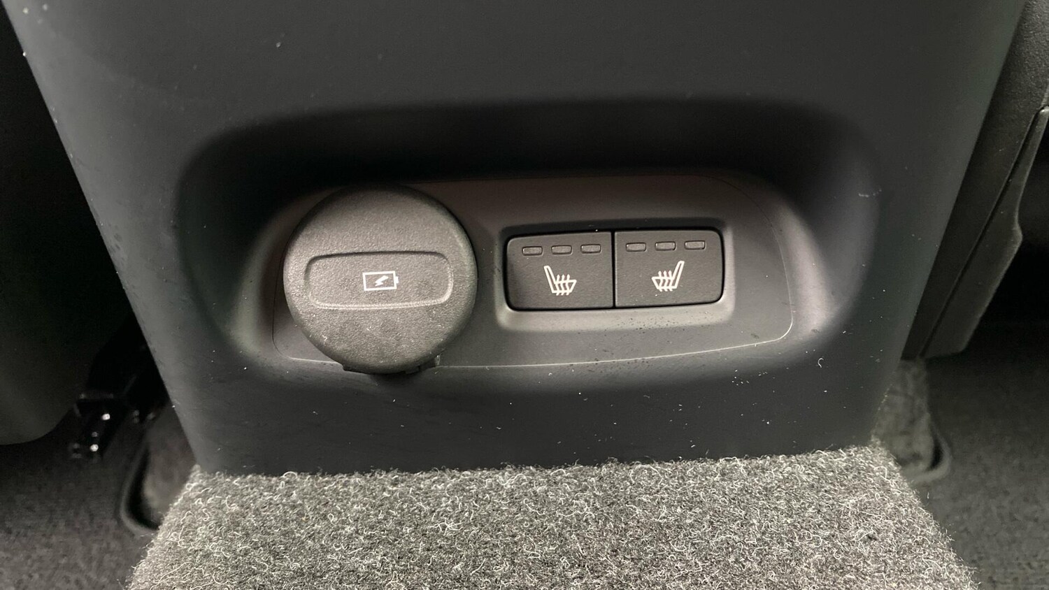 Used Volvo C40 2025 for sale - 75387312: Photo 39