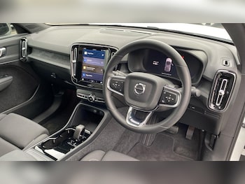 Used Volvo C40 2025 for sale - 75387312: Photo 4