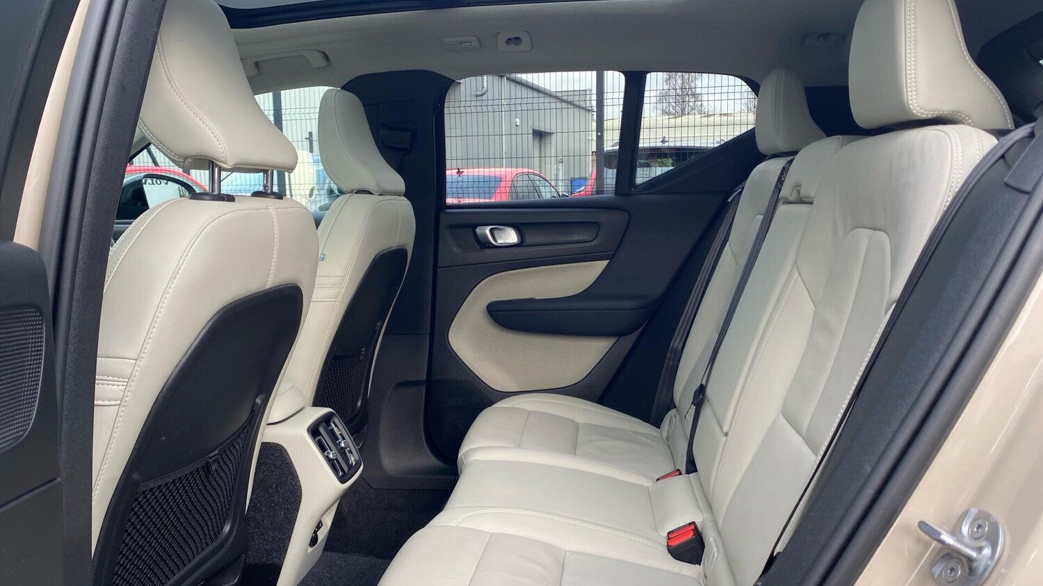 Used Volvo XC40 2025 for sale - 77695690: Photo 15