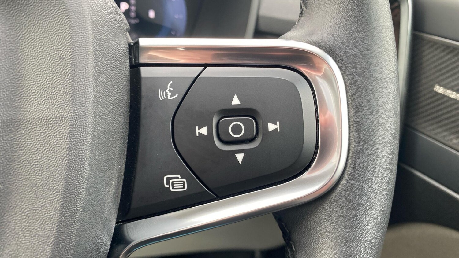 Used Volvo XC40 2025 for sale - 77695690: Photo 18