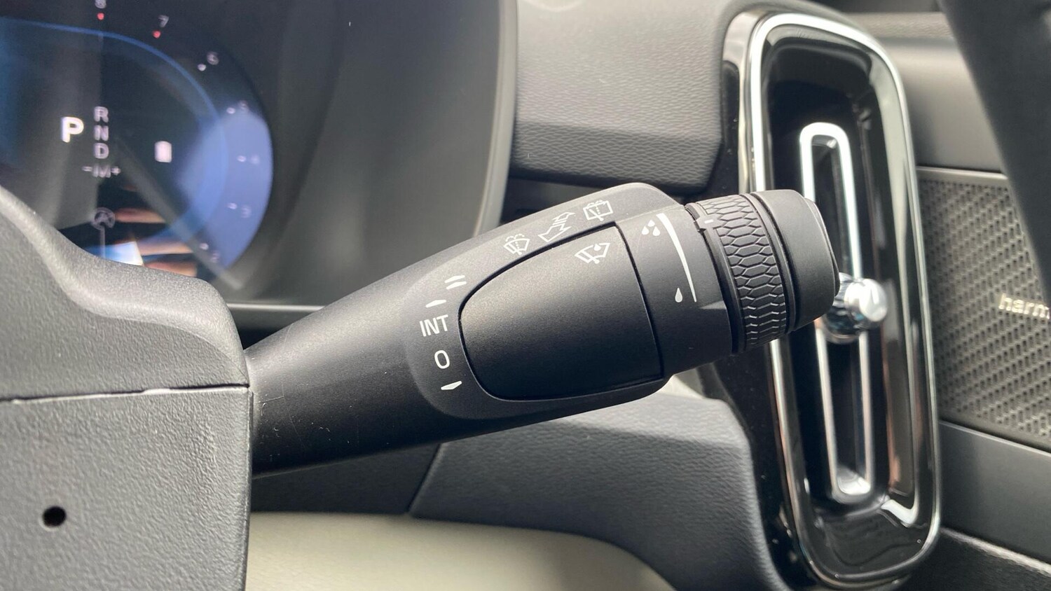 Used Volvo XC40 2025 for sale - 77695690: Photo 19