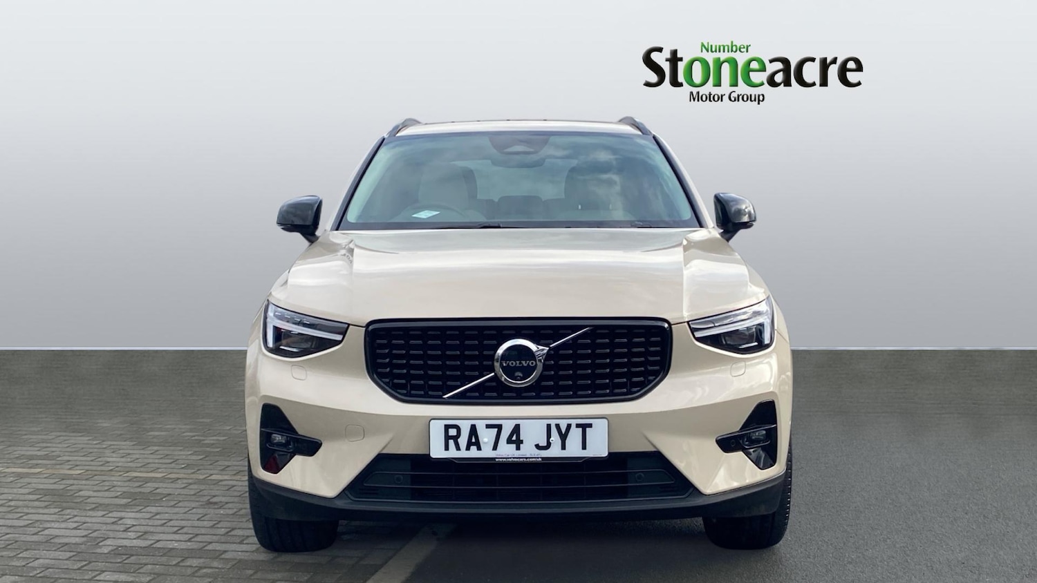 Used Volvo XC40 2025 for sale - 77695690: Photo 2