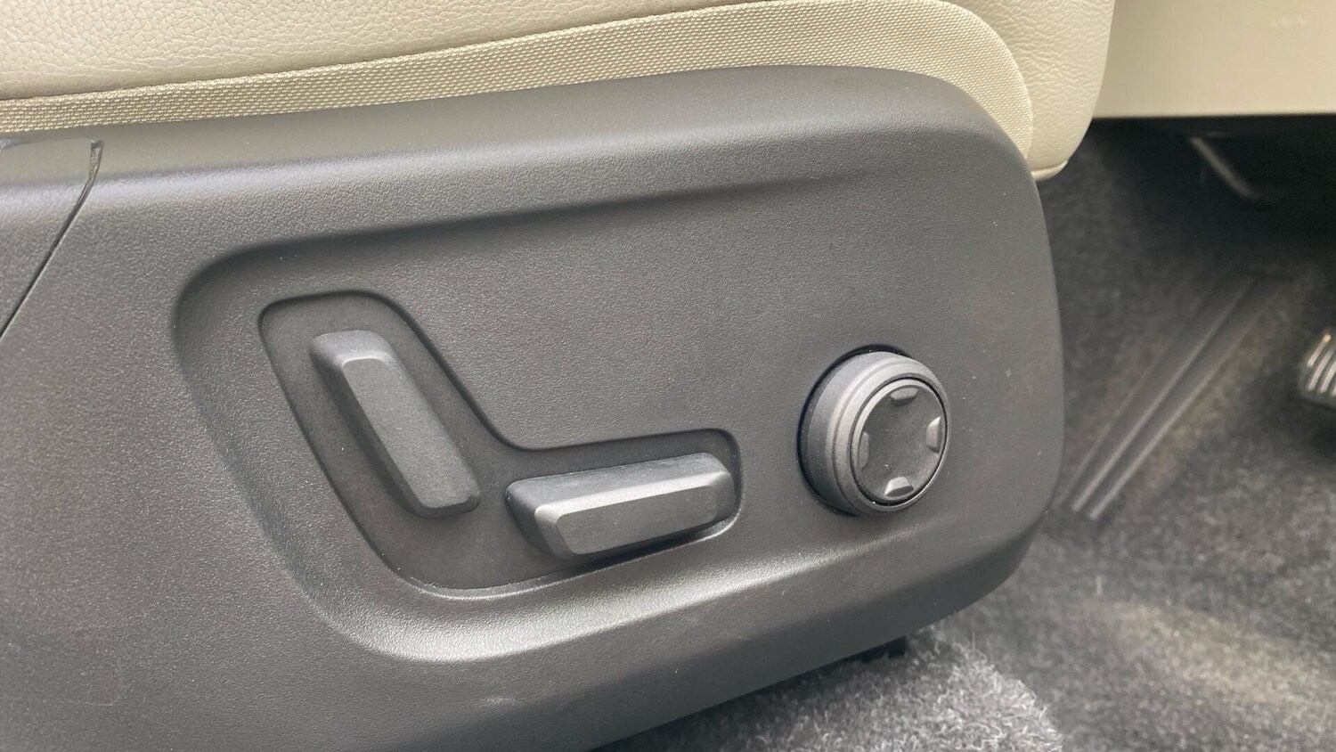 Used Volvo XC40 2025 for sale - 77695690: Photo 23