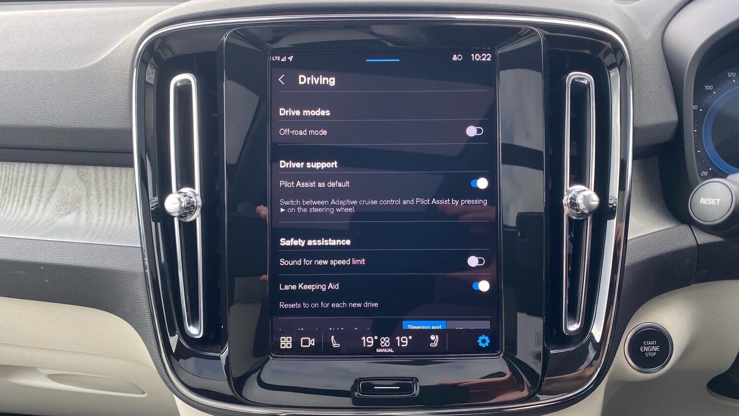 Used Volvo XC40 2025 for sale - 77695690: Photo 30