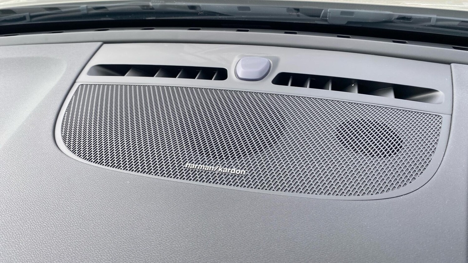 Used Volvo XC40 2025 for sale - 77695690: Photo 38