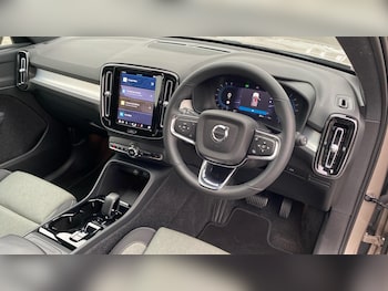 Used Volvo XC40 2022 for sale - 76295073: Photo