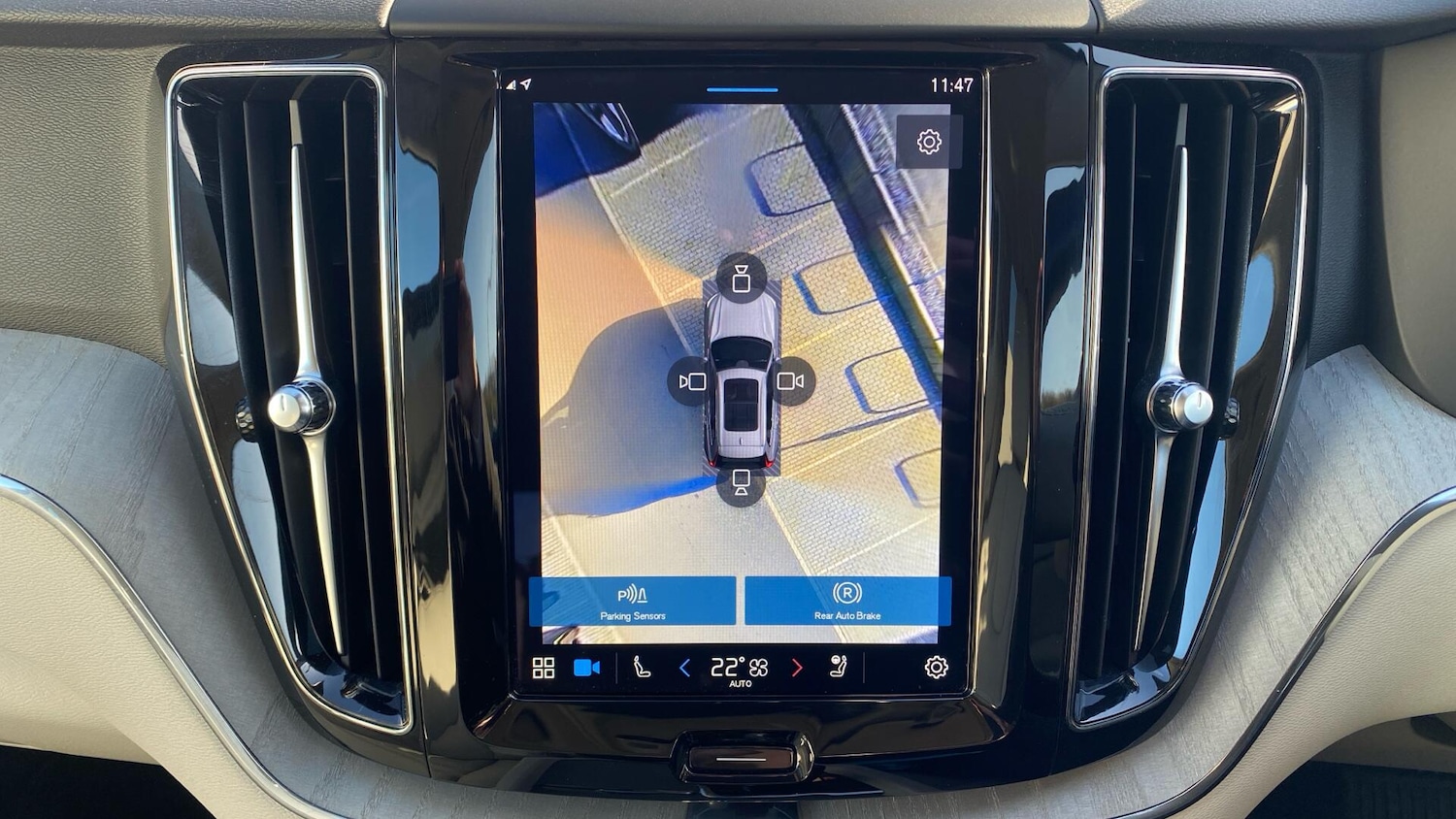 Used Volvo XC60 2023 for sale - 76613100: Photo 17