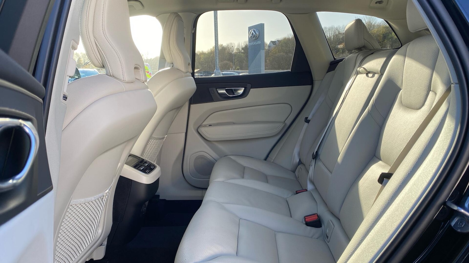 Used Volvo XC60 2023 for sale - 76613100: Photo 32