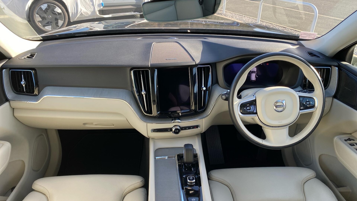 Used Volvo XC60 2023 for sale - 76613100: Photo 6