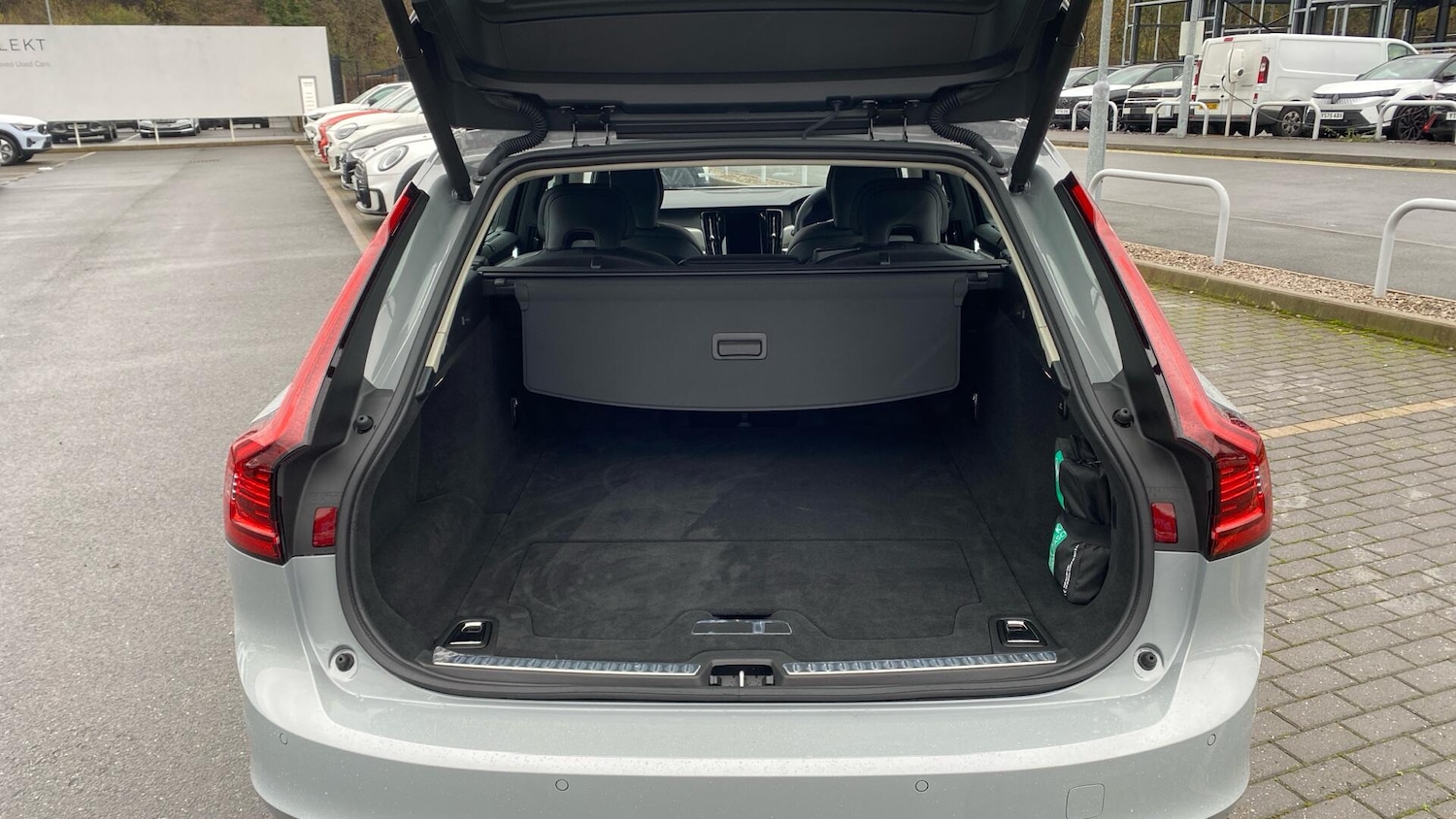 Used Volvo V90 2025 for sale - 76801937: Photo 14