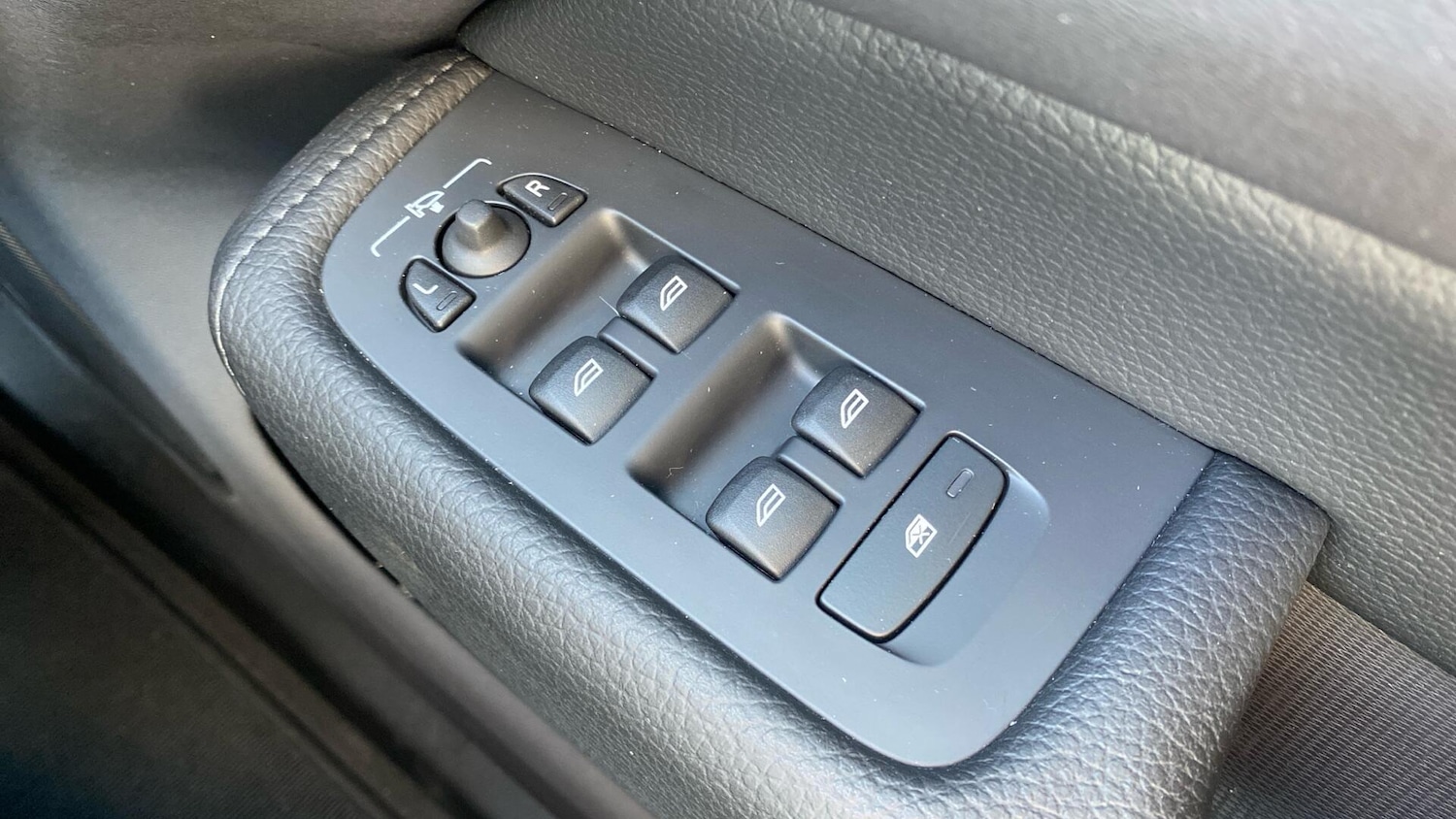 Used Volvo XC60 2022 for sale - 76099505: Photo 25
