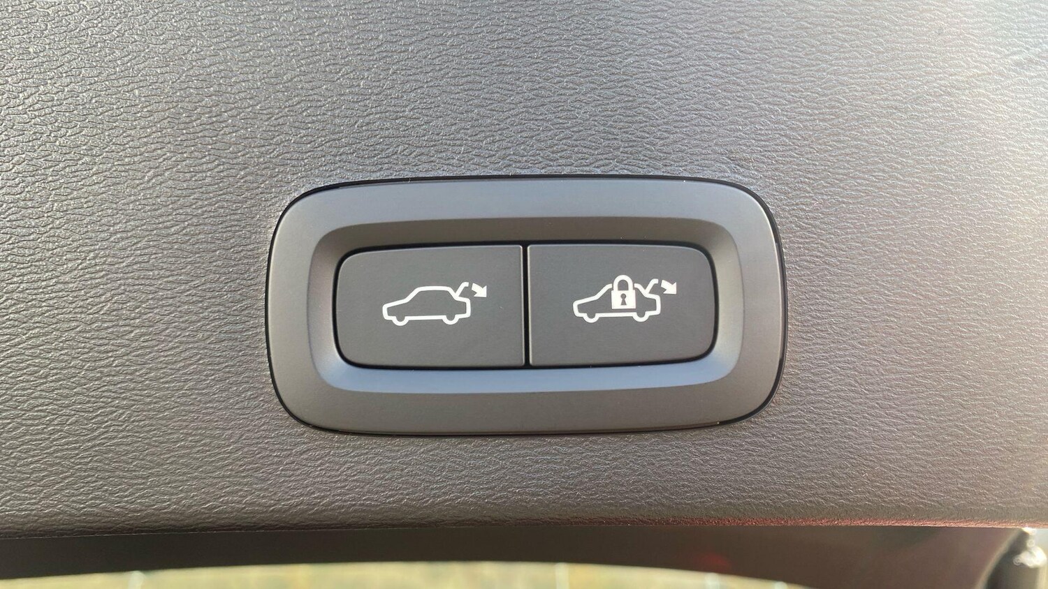 Used Volvo XC40 for sale - 77752944: Photo 18