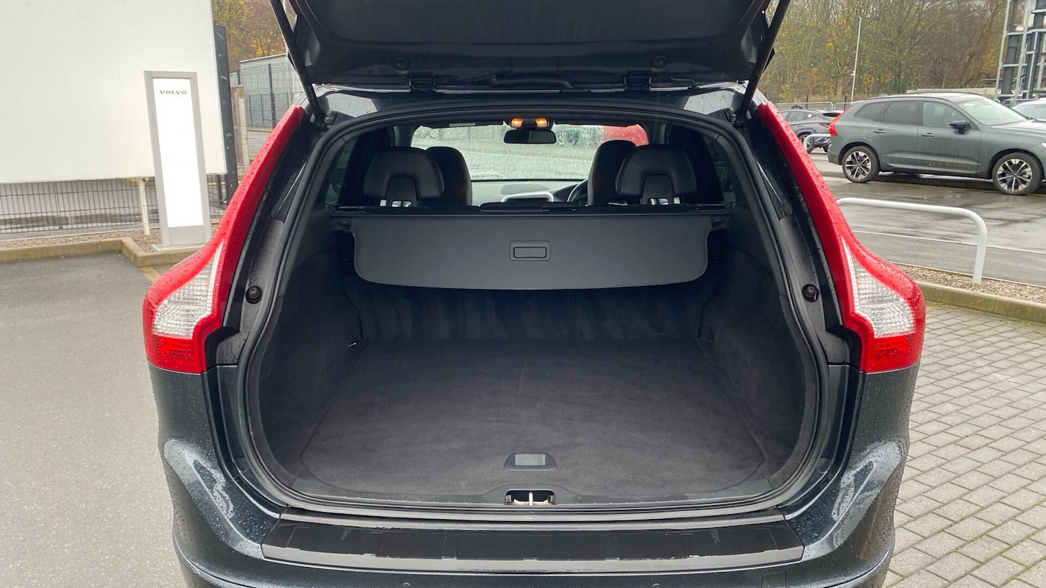 Used Volvo XC60 2017 for sale - 76856010: Photo 13