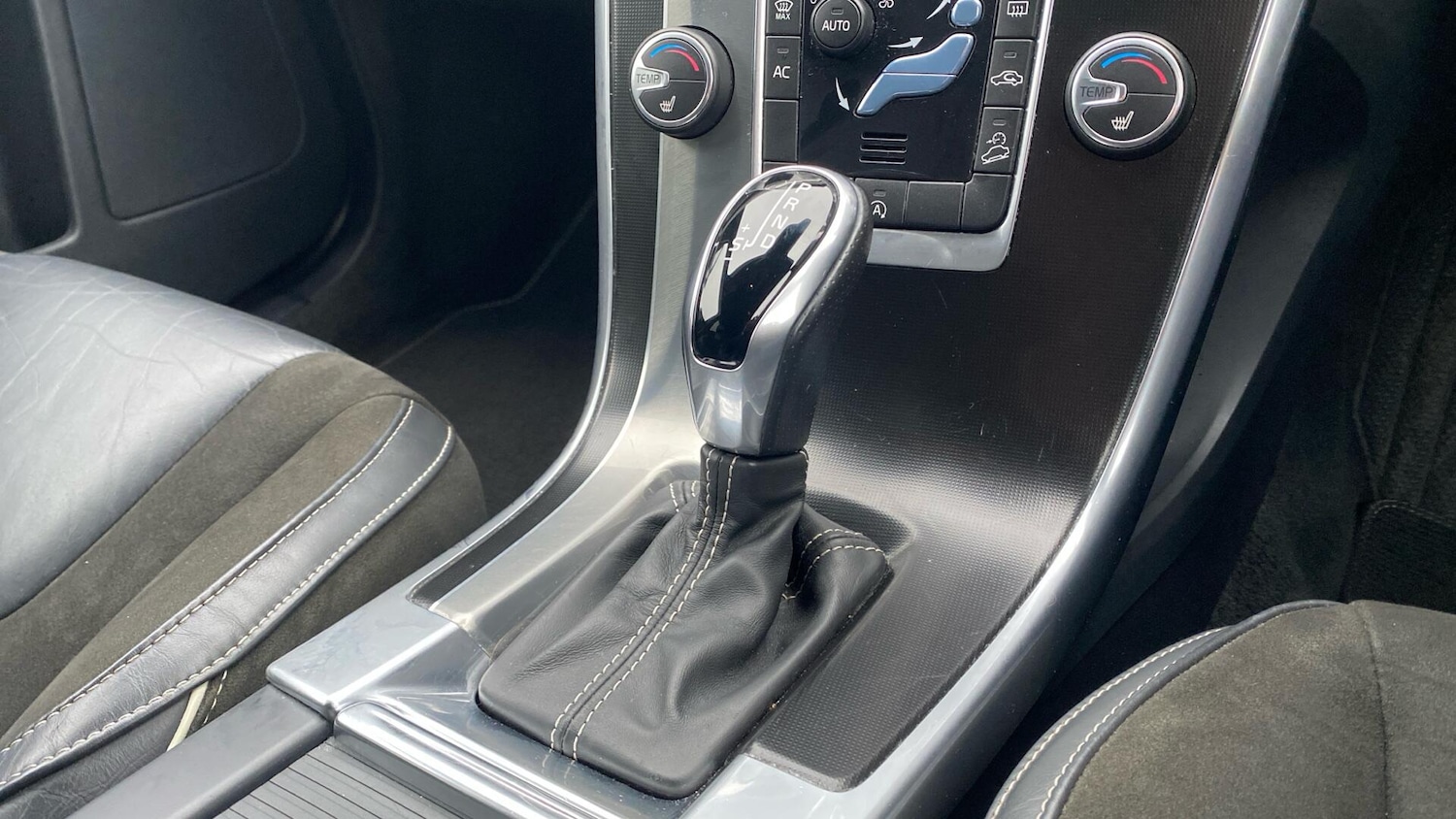 Used Volvo XC60 2017 for sale - 76856010: Photo 24