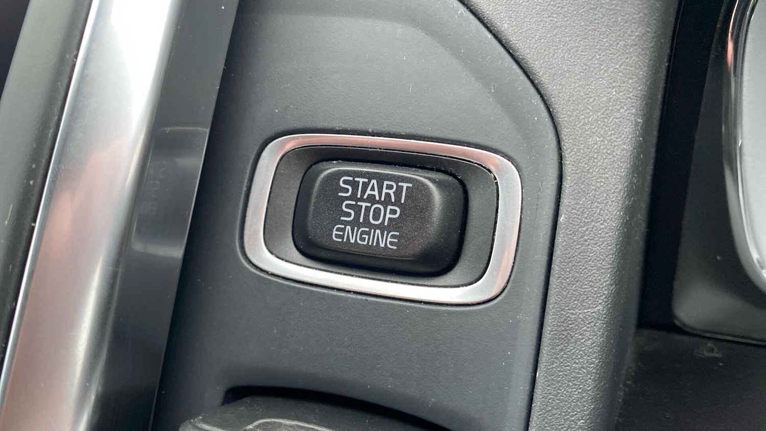 Used Volvo XC60 2017 for sale - 76856010: Photo 25