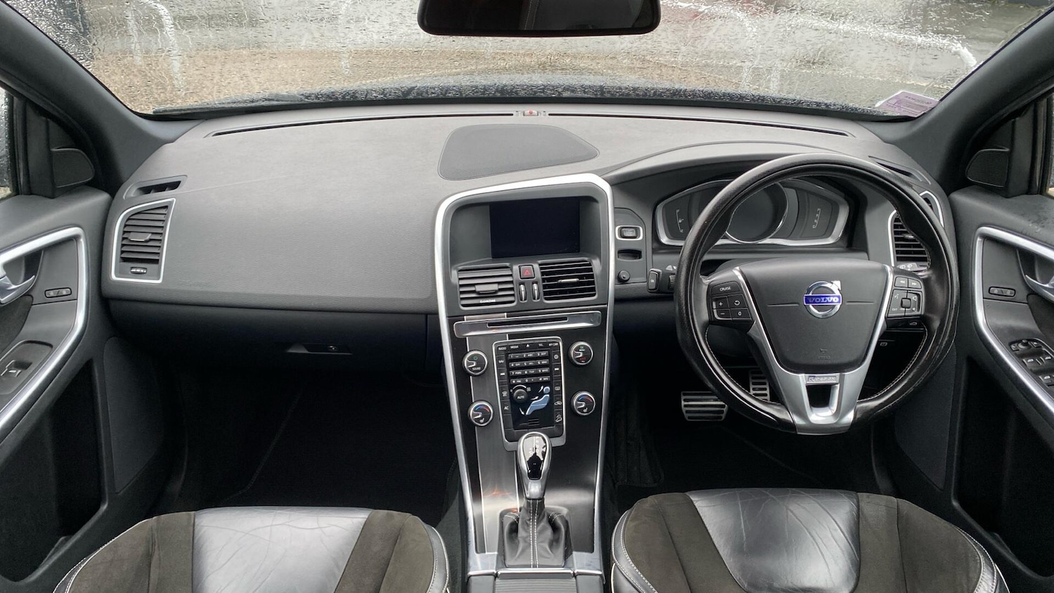 Used Volvo XC60 2017 for sale - 76856010: Photo 5