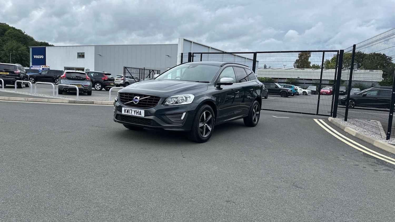 Used Volvo XC60 2017 for sale - 76856010: Photo 6