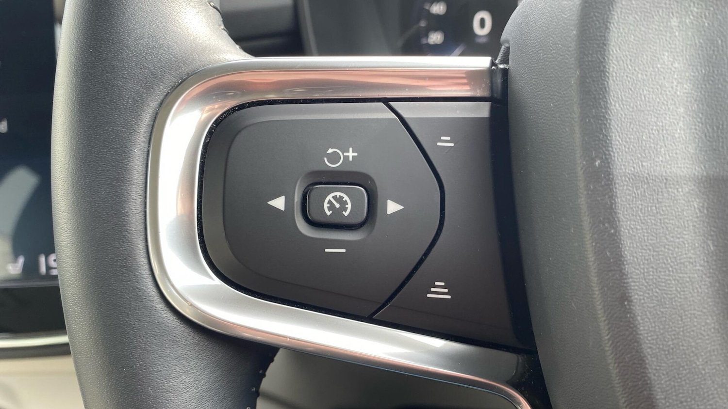 Used Volvo XC40 2019 for sale - 78007856: Photo 17