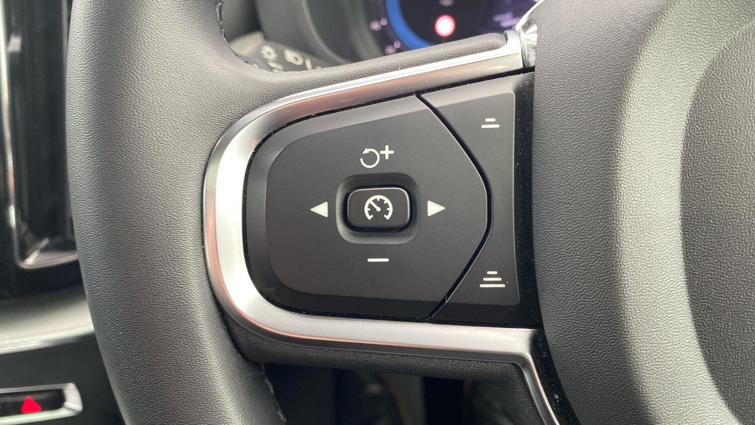 Used Volvo XC60 2023 for sale - 76752673: Photo 22