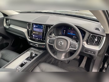 Used Volvo XC60 2023 for sale - 76752673: Photo