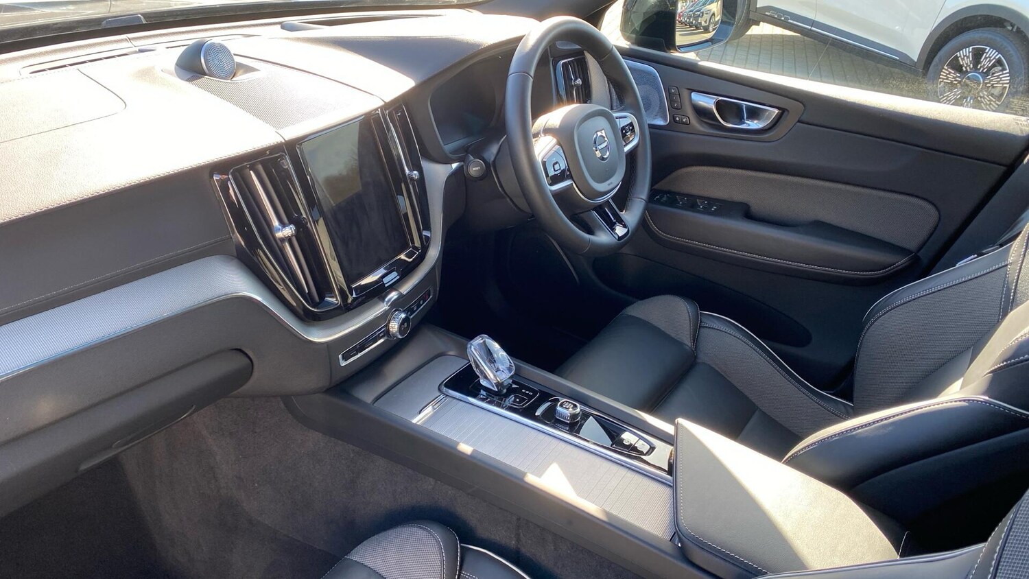 Used Volvo XC60 2025 for sale - 77939342: Photo 13