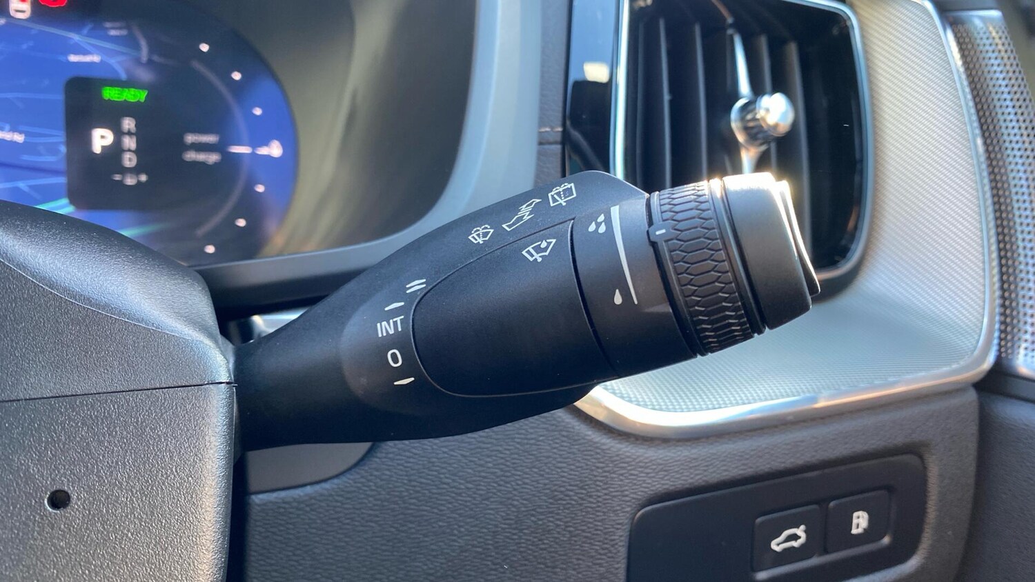 Used Volvo XC60 2025 for sale - 77939342: Photo 19