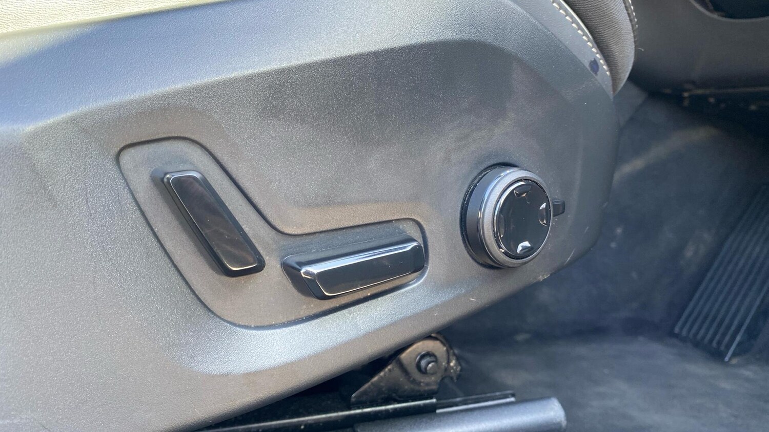 Used Volvo XC60 2025 for sale - 77939342: Photo 23