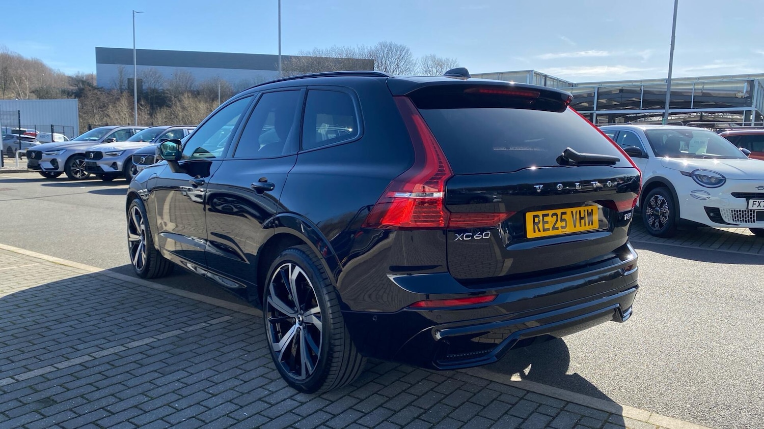 Used Volvo XC60 2025 for sale - 77939342: Photo 5