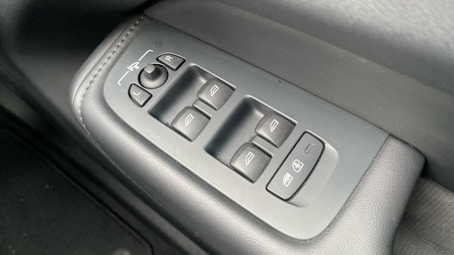 Used Volvo XC60 2024 for sale - 76633149: Photo 23