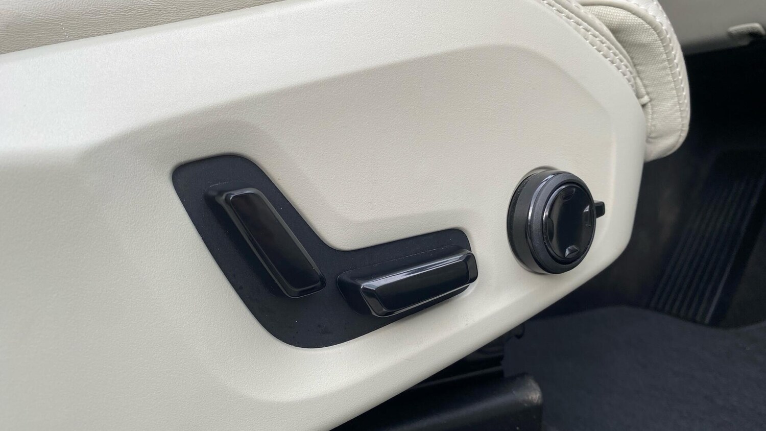 Used Volvo XC60 2025 for sale - 77924814: Photo 29