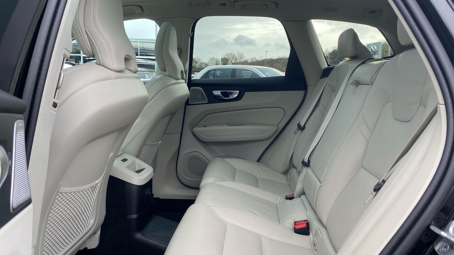 Used Volvo XC60 2025 for sale - 77924814: Photo 32