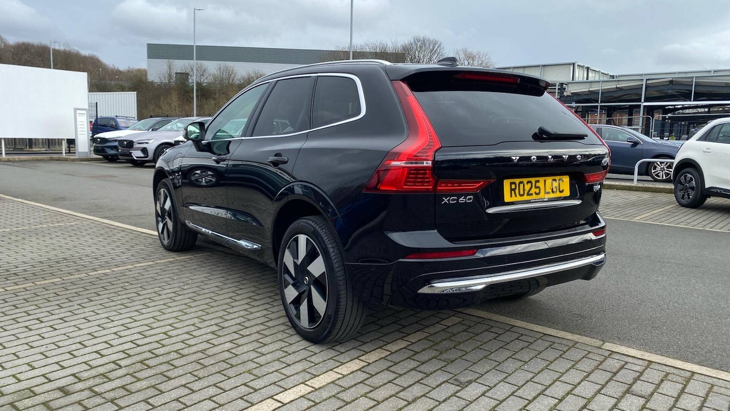 Used Volvo XC60 2025 for sale - 77924814: Photo 37