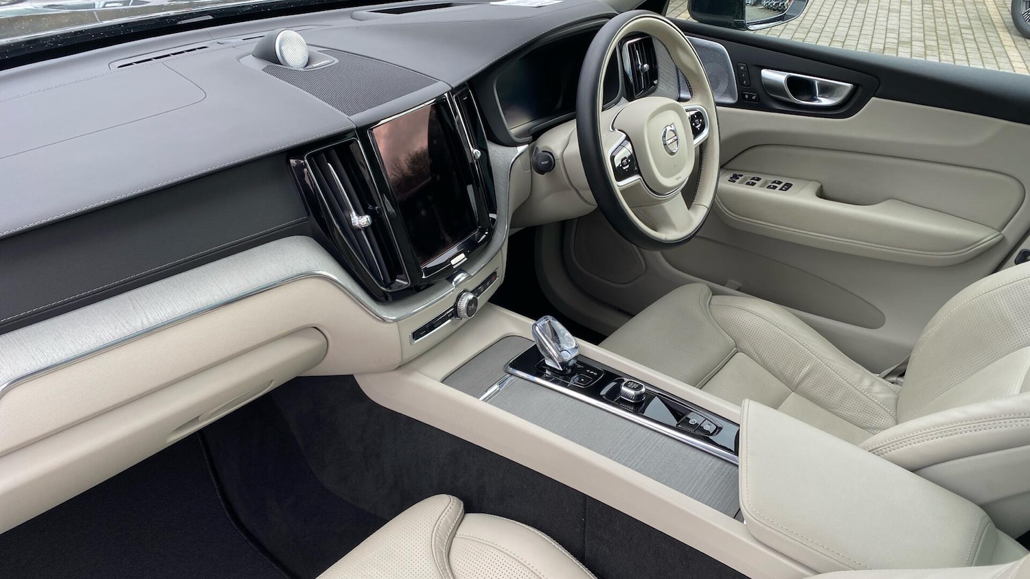 Used Volvo XC60 2025 for sale - 77924814: Photo 40