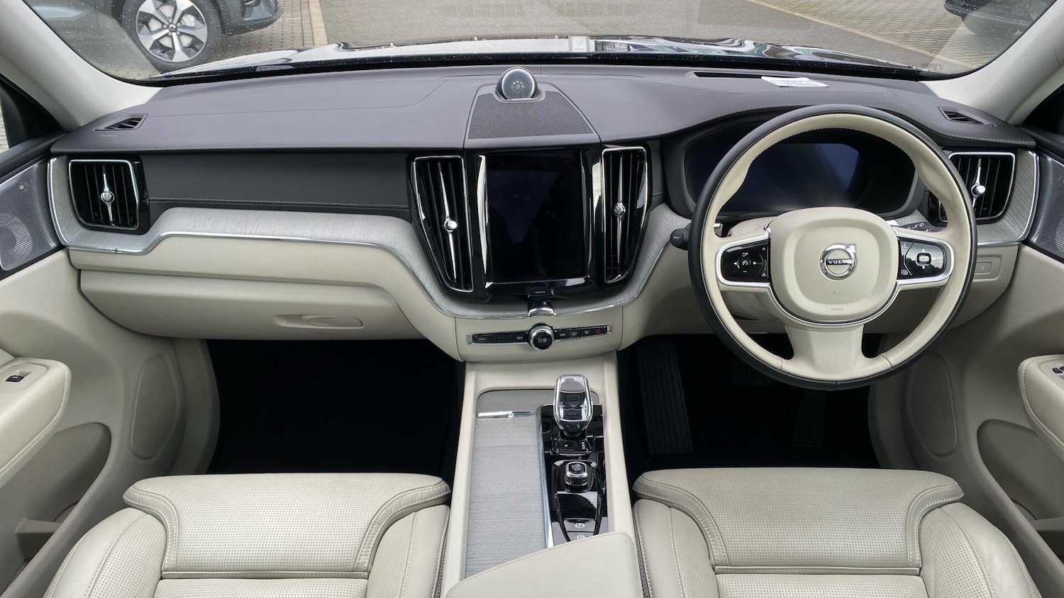 Used Volvo XC60 2025 for sale - 77924814: Photo 5