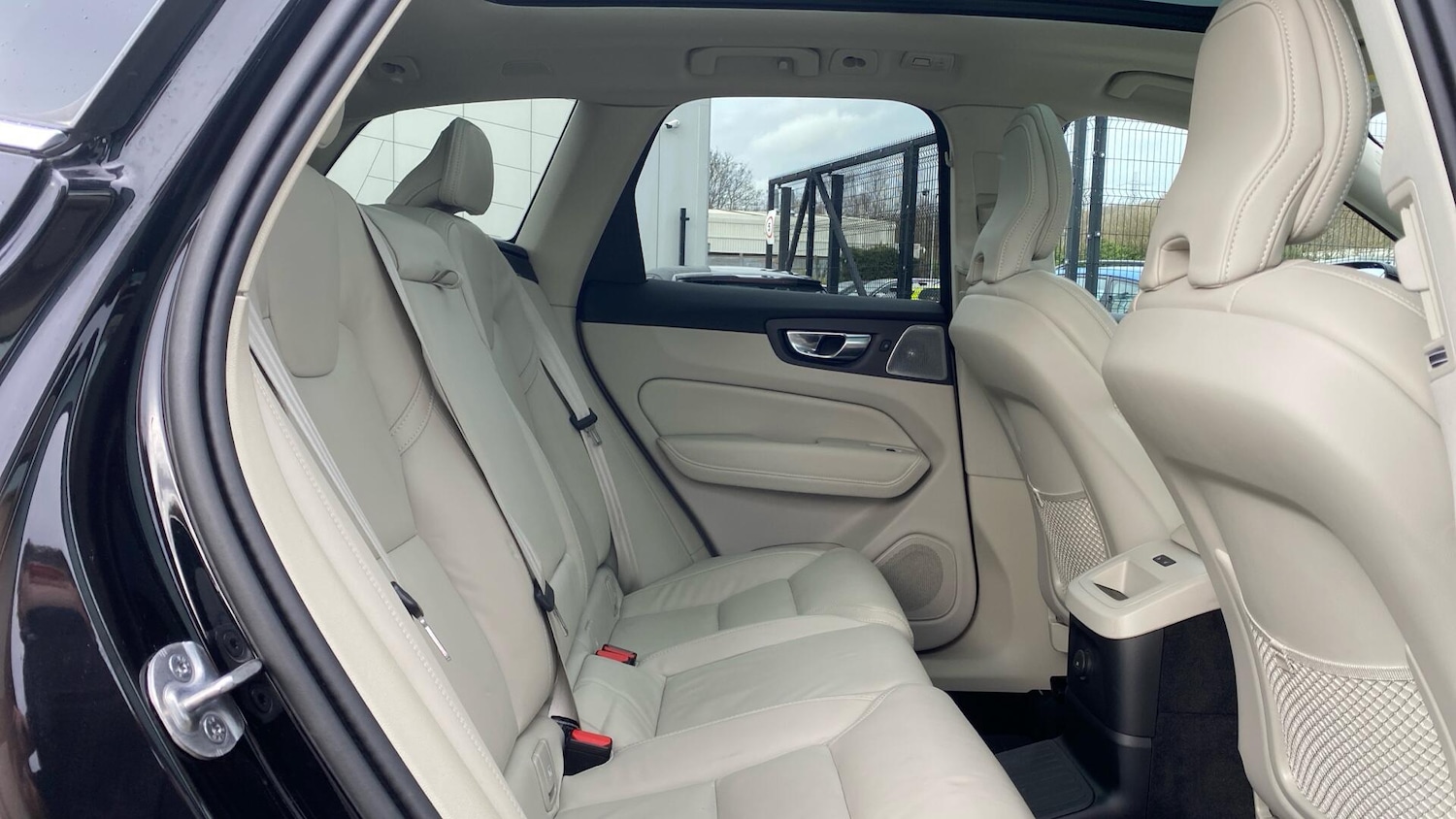 Used Volvo XC60 2025 for sale - 77924814: Photo 6