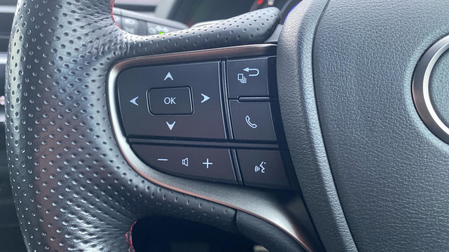 Used Lexus UX 2019 for sale - 77305465: Photo 18