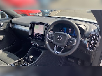 Used Volvo XC40 2026 for sale - 79255597: Photo