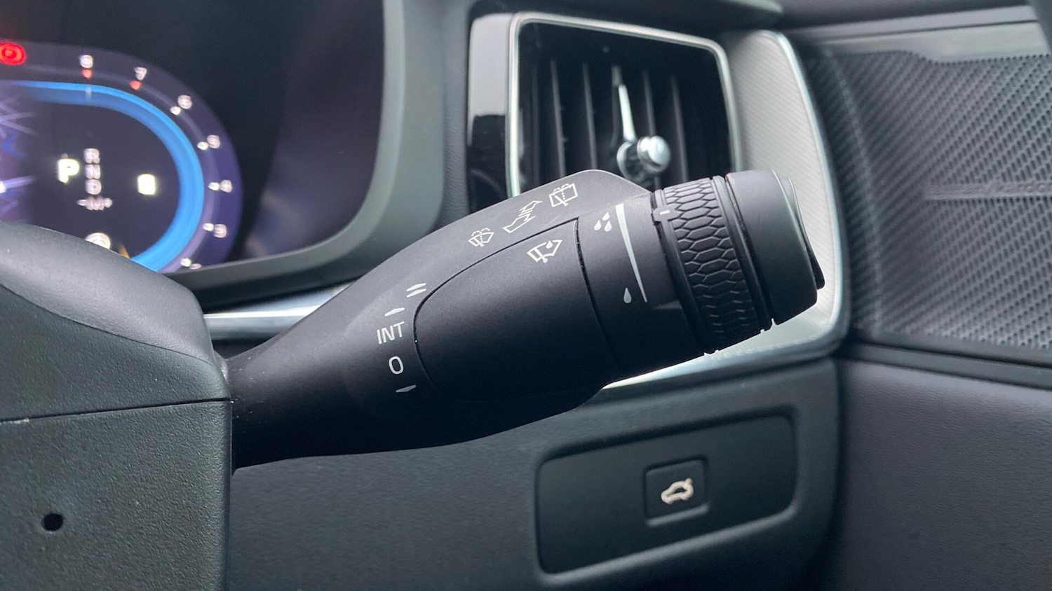 Used Volvo XC60 2023 for sale - 77230067: Photo 23