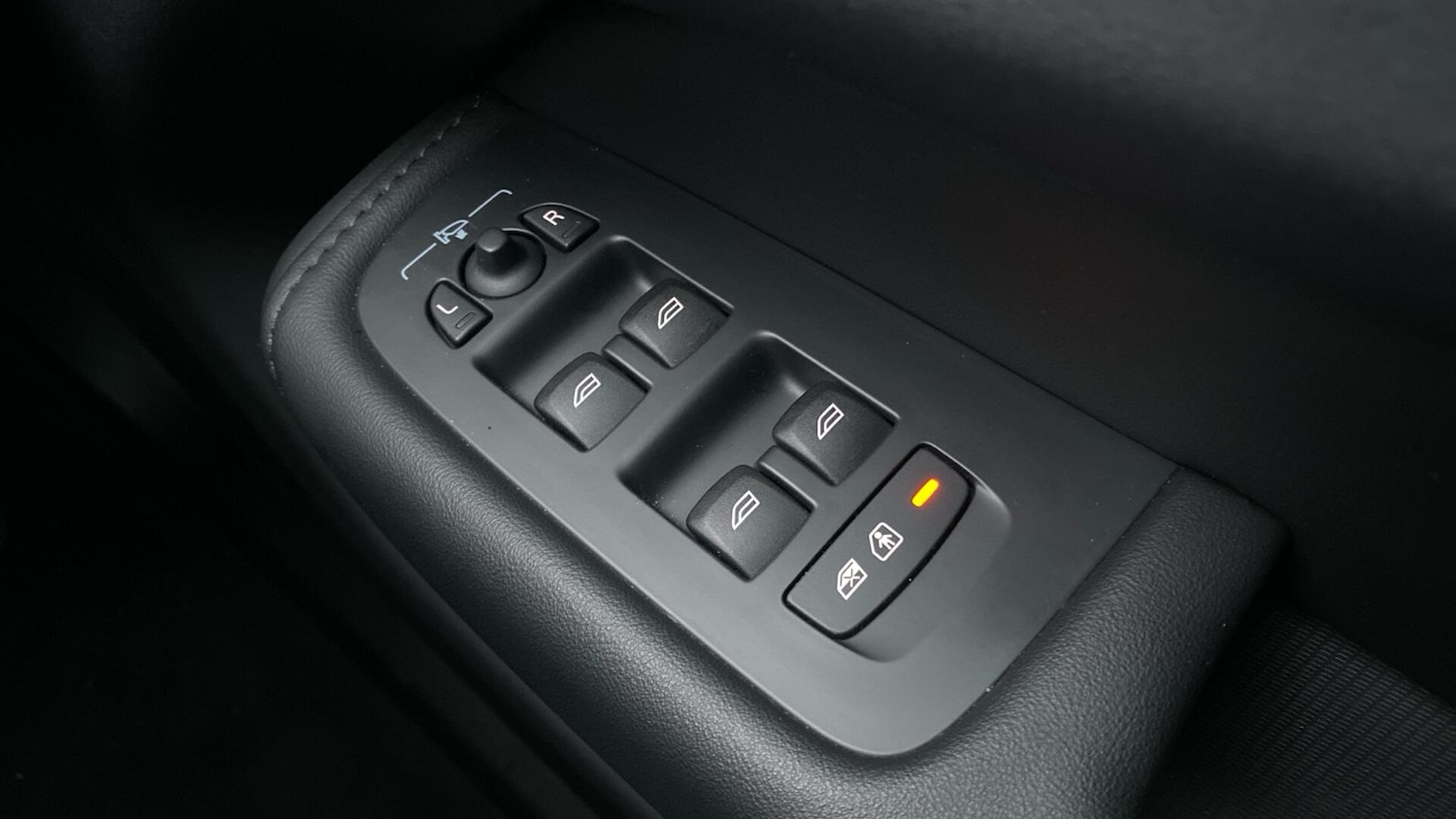 Used Volvo XC60 2023 for sale - 77230067: Photo 24